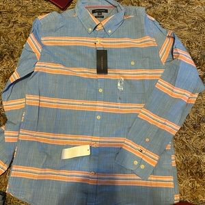 Men’s Tommy Hollfiger long sleeve button down. New